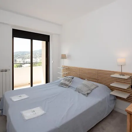 Location T3 Pour 4 Au Lavandou, Face Mer, Terrasse, Ascenseur - Fr-1-803-40 *