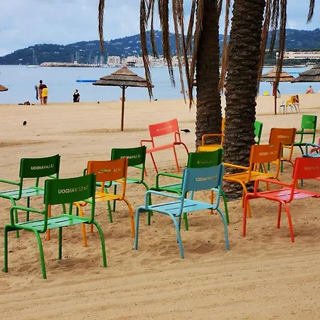 Location T3 Pour 4 Au Lavandou, Face Mer, Terrasse, Ascenseur - Fr-1-803-40 Le Lavandou