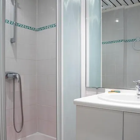 Location T3 Pour 4 Au Lavandou, Face Mer, Terrasse, Ascenseur - Fr-1-803-40