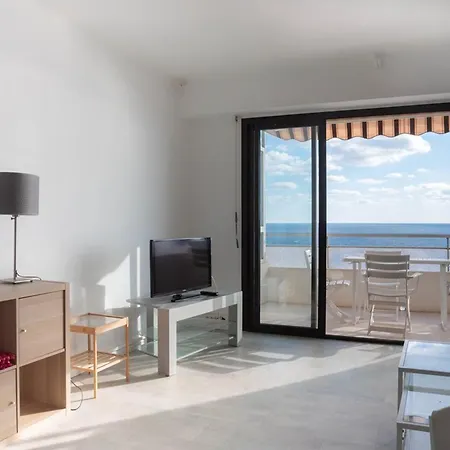 Location T3 Pour 4 Au Lavandou, Face Mer, Terrasse, Ascenseur - Fr-1-803-40 Apartment *